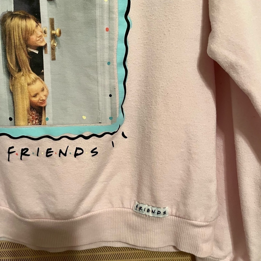 VINTAGE~FRIENDS”PINK TEE~LG - Picture 5 of 8